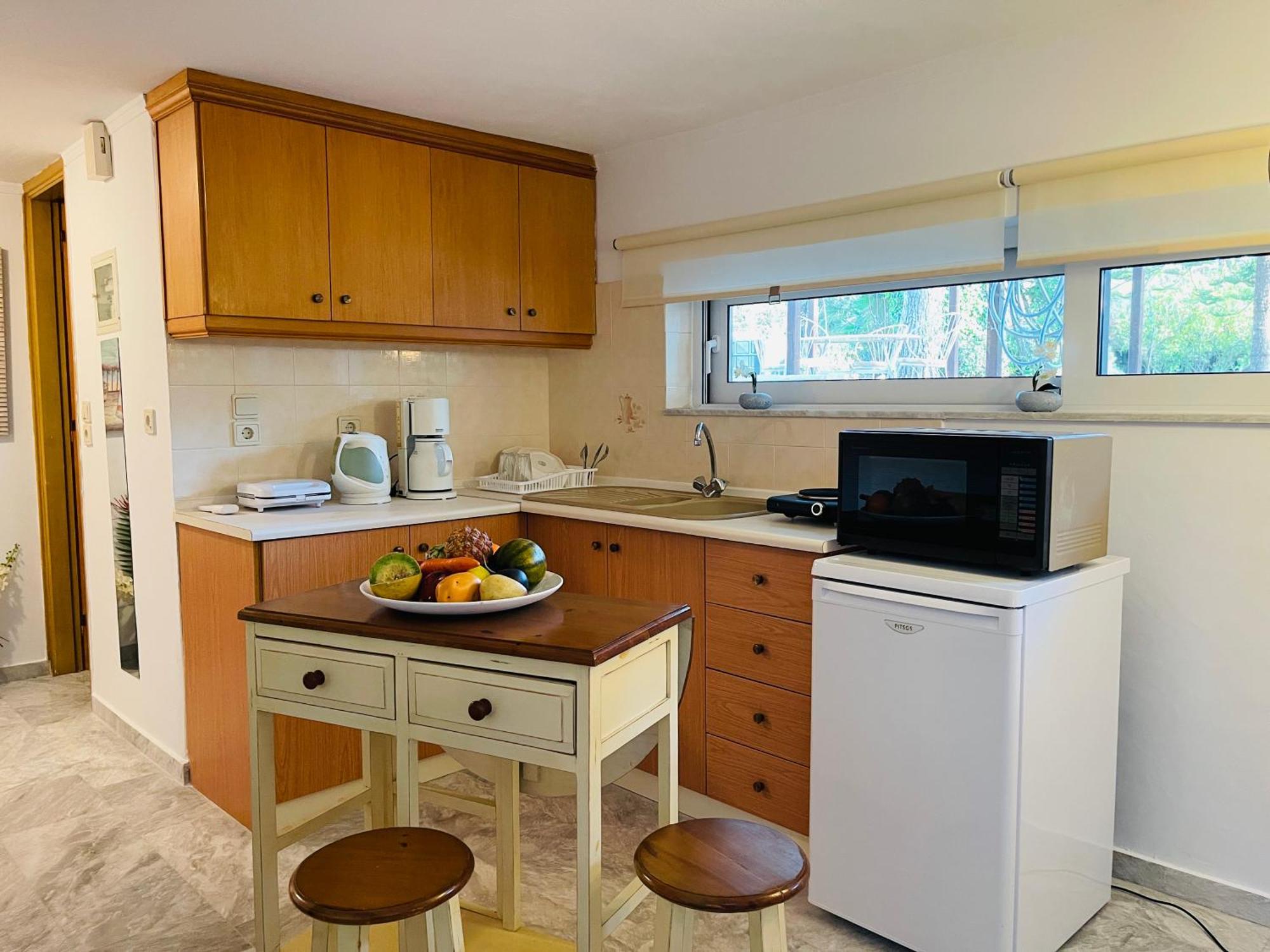 Apartament Erotospilia Porto Rafti Near The Athens Airport Zewnętrze zdjęcie