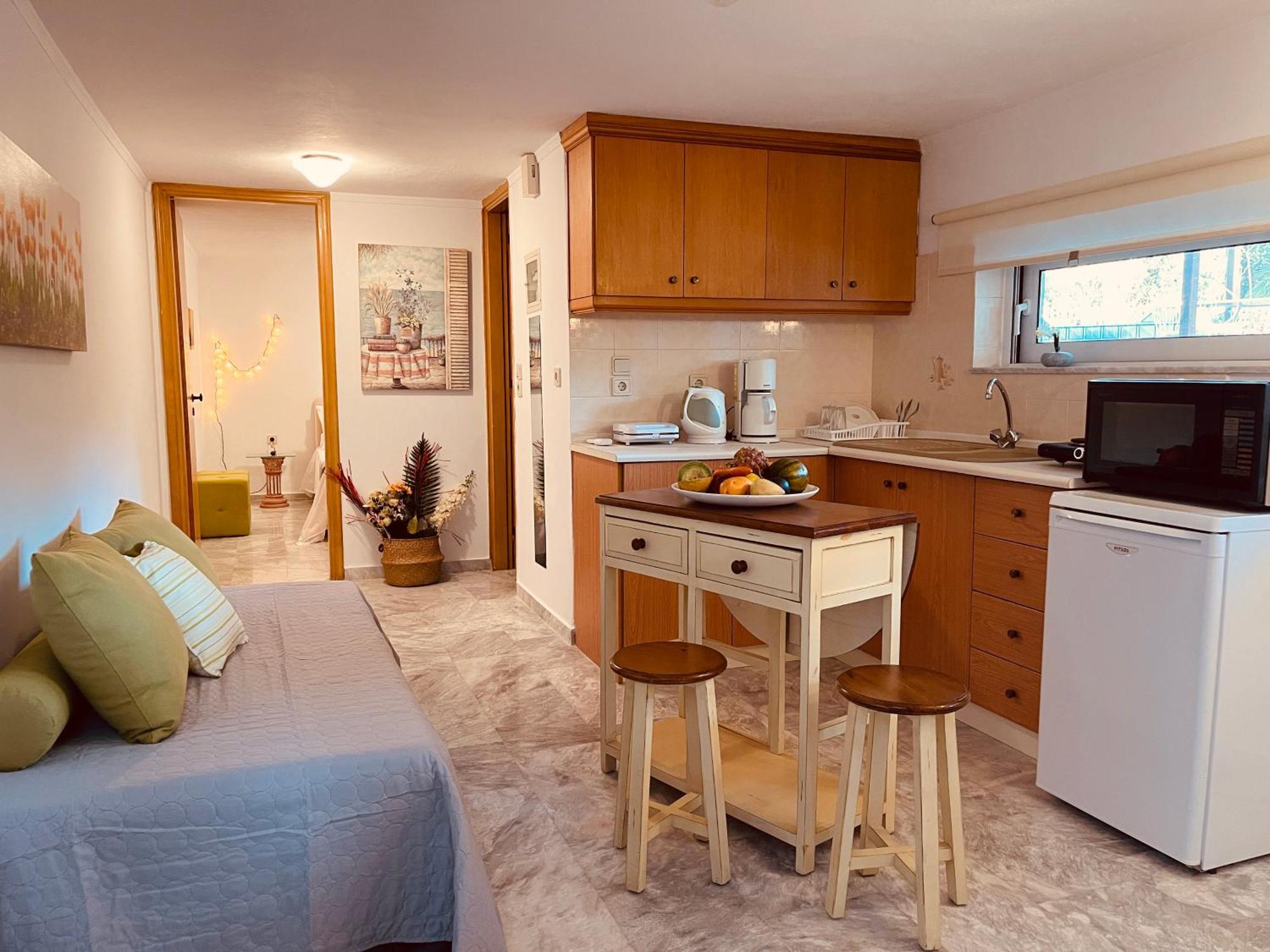 Apartament Erotospilia Porto Rafti Near The Athens Airport Zewnętrze zdjęcie